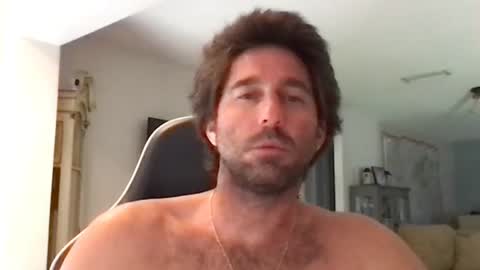 Snapshot of traviskenn chatting on 10-27-25, 04:11 TravisKenn online show from 10-27-25, 04:11