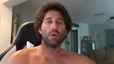 Snapshot of traviskenn chatting on 10-28-25, 06:54 TravisKenn online show from 10-28-25, 06:54