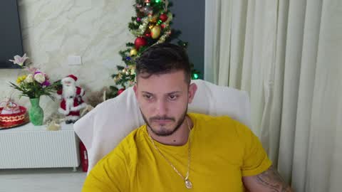 Snapshot of travissholden chatting on 12-30-24, 05:04 TRAVISS HOLDEN online show from 12-30-24, 05:04