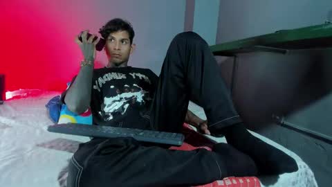 TRAV - INDEPENDENT MODEL online show from 10-04-25, 01:14