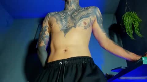 TRAV - INDEPENDENT MODEL online show from 10-20-25, 01:06