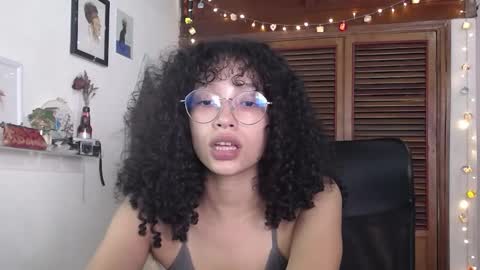 Snapshot of treasuresz chatting on 01-27-25, 05:58 Emily online show from 01-27-25, 05:58