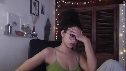 Snapshot of treasuresz chatting on 02-28-25, 04:31 Emily online show from 02-28-25, 04:31