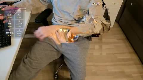 Snapshot of tree1989 chatting on 12-18-25, 06:58 tree1989 online show from 12-18-25, 06:58