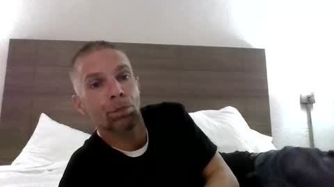 Snapshot of treeburner1 chatting on 10-18-25, 05:14 TreeBurner1 online show from 10-18-25, 05:14