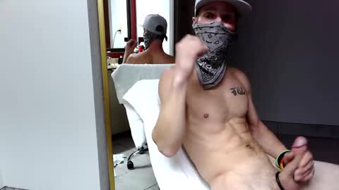 Snapshot of treeburner1 chatting on 11-01-25, 06:04 TreeBurner1 online show from 11-01-25, 06:04