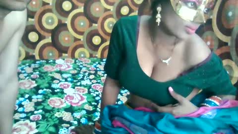 treesomecouple online show from 01-17-25, 08:00