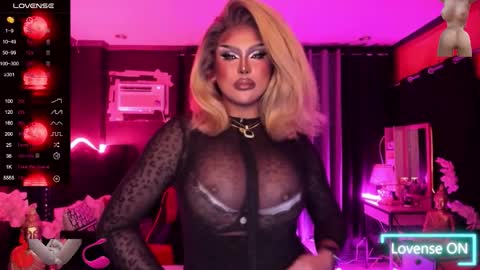 Snapshot of tremendouscockdestroyer chatting on 10-08-25, 01:20 Jade online show from 10-08-25, 01:20