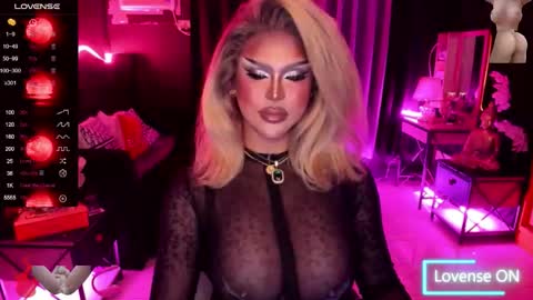 Snapshot of tremendouscockdestroyer chatting on 10-11-25, 07:18 Jade online show from 10-11-25, 07:18