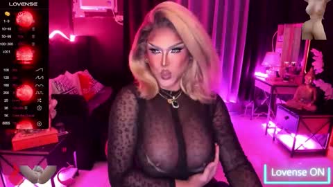 Snapshot of tremendouscockdestroyer chatting on 10-13-25, 01:22 Jade online show from 10-13-25, 01:22