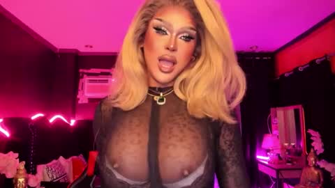 Snapshot of tremendouscockdestroyer chatting on 10-14-25, 01:28 Jade online show from 10-14-25, 01:28