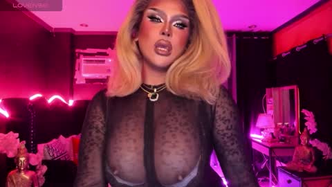 Snapshot of tremendouscockdestroyer chatting on 10-25-25, 06:57 Jade online show from 10-25-25, 06:57