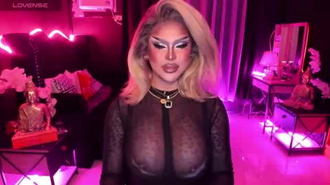 Snapshot of tremendouscockdestroyer chatting on 10-26-25, 09:48 Jade online show from 10-26-25, 09:48