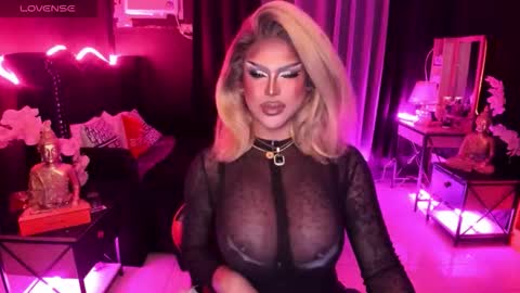 Snapshot of tremendouscockdestroyer chatting on 10-30-25, 01:29 Jade online show from 10-30-25, 01:29