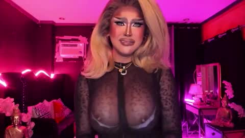 Snapshot of tremendouscockdestroyer chatting on 10-30-25, 01:45 Jade online show from 10-30-25, 01:45