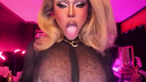 Snapshot of tremendouscockdestroyer chatting on 11-09-25, 06:12 Jade online show from 11-09-25, 06:12