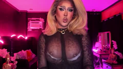 Snapshot of tremendouscockdestroyer chatting on 11-15-25, 04:47 Jade online show from 11-15-25, 04:47