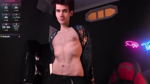 Snapshot of trevor_thomson chatting on 02-23-26, 04:37 Trevor online show from 02-23-26, 04:37