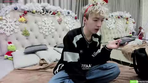 TrevorBenson online show from 12-21-25, 04:41