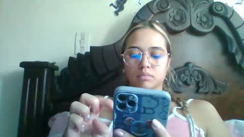 triana_bell online show from 12-09-24, 04:47