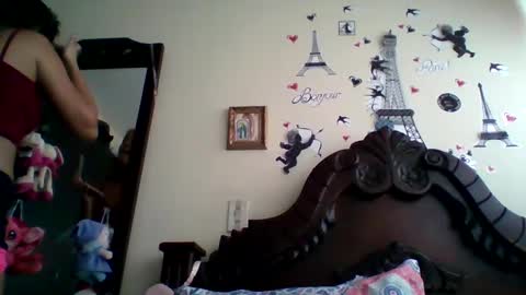 triana_bell online show from 10-04-25, 04:49
