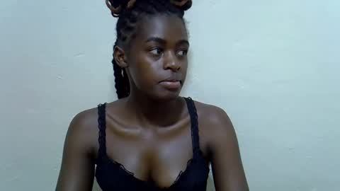 Snapshot of trickle_star chatting on 02-25-26, 02:27 Asteric online show from 02-25-26, 02:27