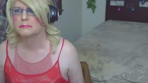 Trina Tushy Deluxe online show from 09-28-25, 03:01