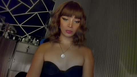 Snapshot of trinityfucksyou chatting on 12-20-24, 02:49 Ms Ella online show from 12-20-24, 02:49