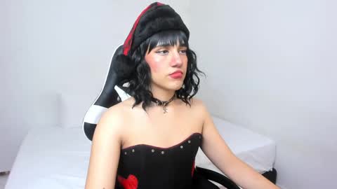 Triny online show from 12-24-24, 11:06