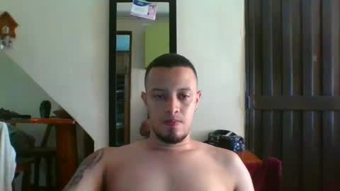 Snapshot of tripode2017 chatting on 01-14-25, 05:45 tripode2017 online show from 01-14-25, 05:45