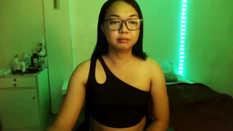 Snapshot of trishakera chatting on 03-05-25, 07:06 trisha online show from 03-05-25, 07:06