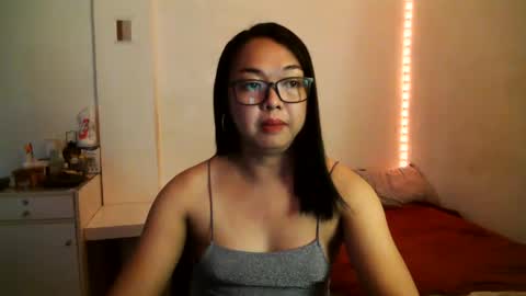 Snapshot of trishakera chatting on 03-12-25, 01:36 trisha online show from 03-12-25, 01:36