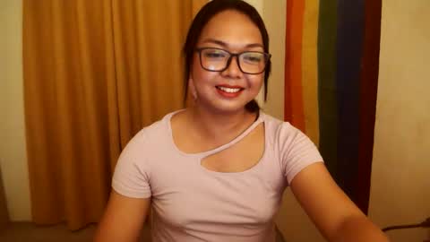 Snapshot of trishakera chatting on 09-18-25, 01:02 trisha online show from 09-18-25, 01:02