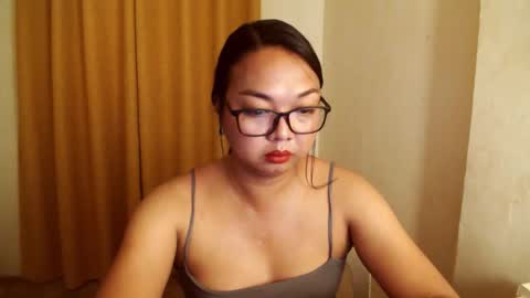 Snapshot of trishakera chatting on 11-05-25, 02:00 trisha online show from 11-05-25, 02:00