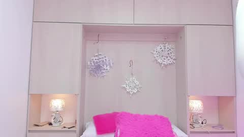 Snapshot of trishamoon chatting on 12-24-24, 10:11 TRISHA online show from 12-24-24, 10:11