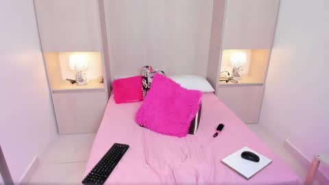 Snapshot of trishamoon chatting on 02-12-25, 07:02 TRISHA online show from 02-12-25, 07:02