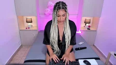 Snapshot of trishamoon chatting on 02-15-25, 10:22 TRISHA online show from 02-15-25, 10:22