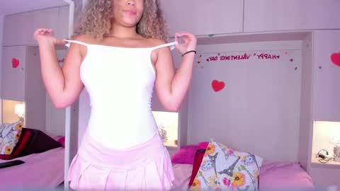 Snapshot of trishamoon chatting on 02-26-25, 07:20 TRISHA online show from 02-26-25, 07:20