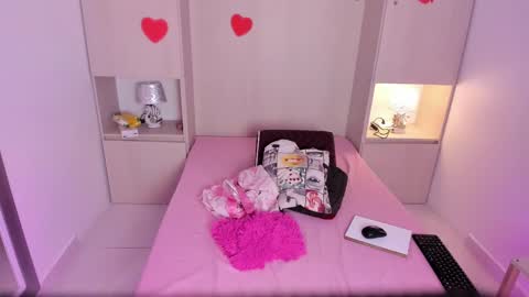 Snapshot of trishamoon chatting on 02-27-25, 03:36 TRISHA online show from 02-27-25, 03:36