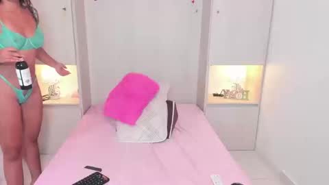 Snapshot of trishamoon chatting on 09-12-25, 04:34 TRISHA online show from 09-12-25, 04:34