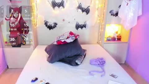 Snapshot of trishamoon chatting on 10-19-25, 04:13 TRISHA online show from 10-19-25, 04:13