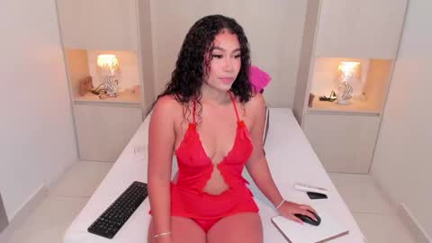 Snapshot of trishamoon chatting on 10-24-25, 04:31 TRISHA online show from 10-24-25, 04:31