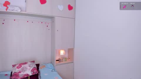 Snapshot of trishamoon chatting on 11-15-25, 04:32 TRISHA online show from 11-15-25, 04:32