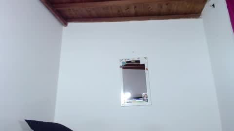 Snapshot of trix_fiore_oficial chatting on 02-15-25, 11:14 Trix online show from 02-15-25, 11:14