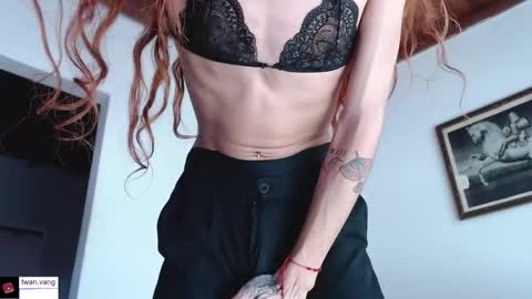 Snapshot of trix_fiore_oficial chatting on 10-14-25, 09:37 Trix online show from 10-14-25, 09:37