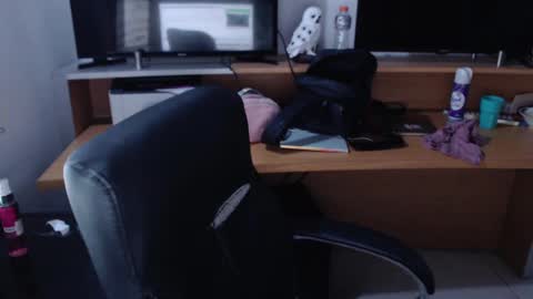 Snapshot of trixxiee_ chatting on 12-16-24, 02:25 trixxiee_ online show from 12-16-24, 02:25