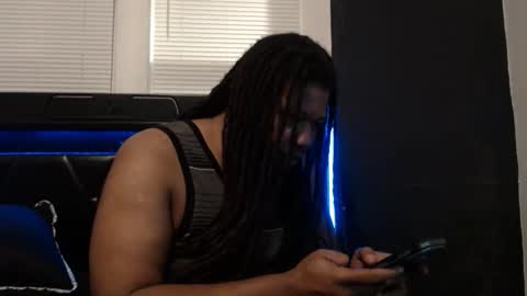 Snapshot of trmdstrong chatting on 10-15-25, 03:28 Trmdstrong online show from 10-15-25, 03:28