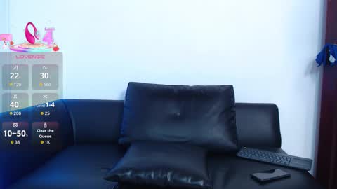    online show from 10-12-25, 04:17