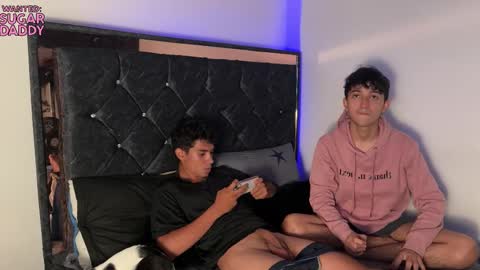 Snapshot of troye_lex chatting on 10-01-25, 11:55 troye_lex online show from 10-01-25, 11:55