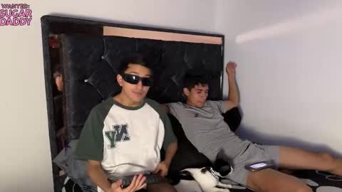 Snapshot of troye_lex chatting on 10-05-25, 05:11 troye_lex online show from 10-05-25, 05:11